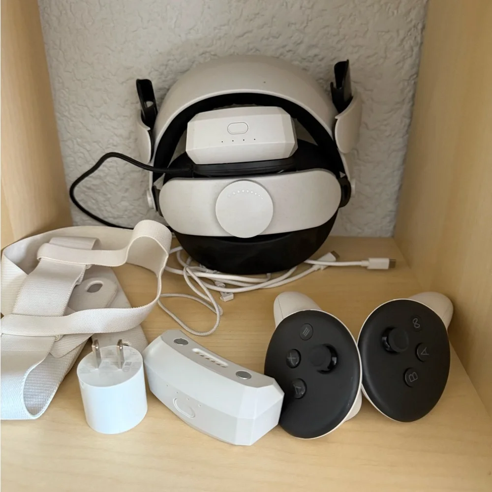 White and Black Standalone VR Headset with Adjustable Strap